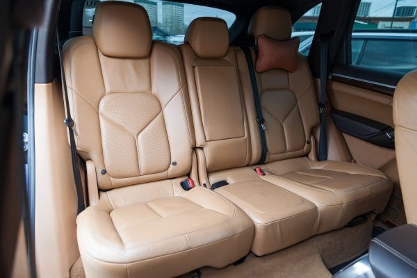 Porsche Cayenne - Image 4